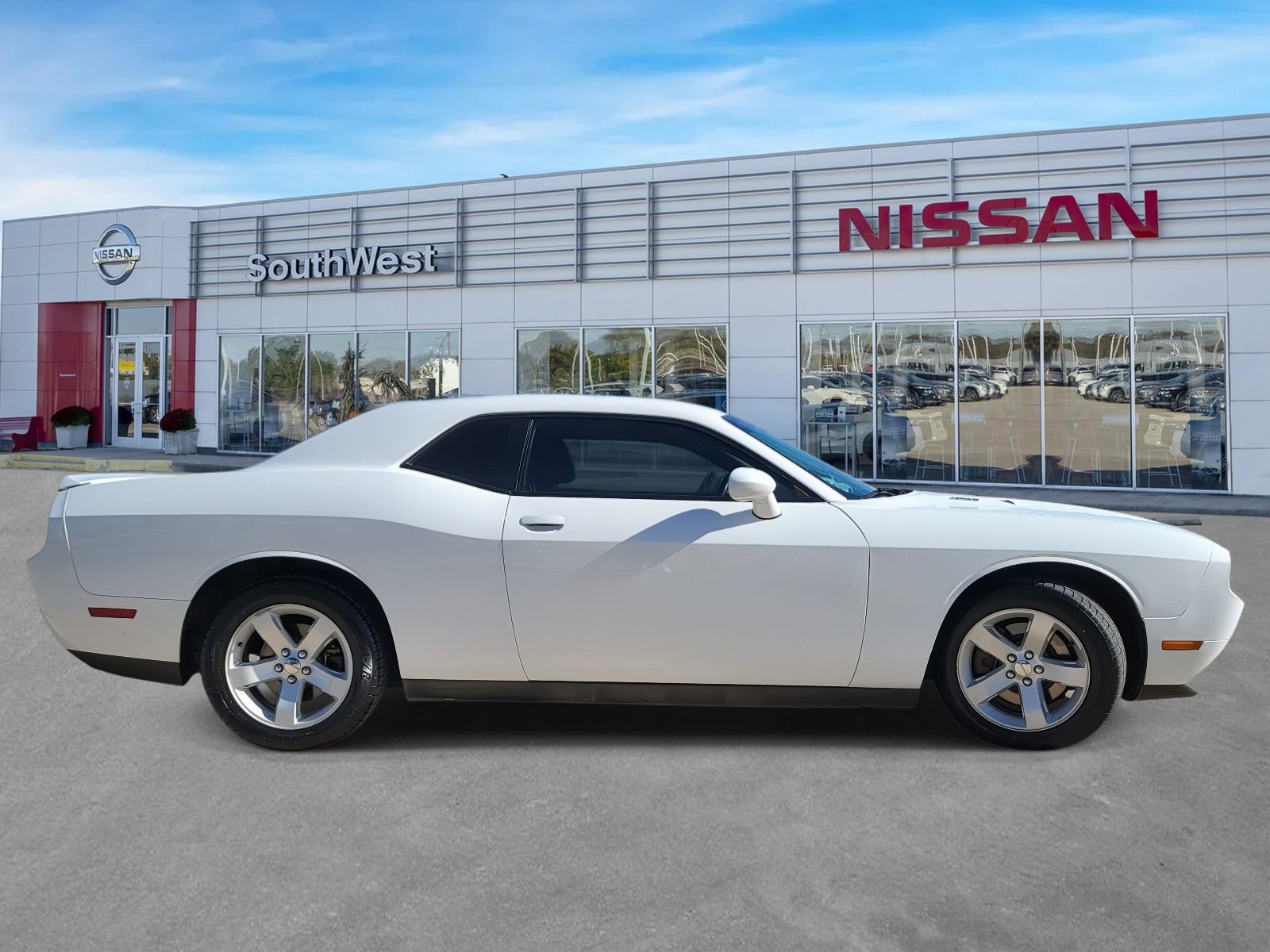 Used 2014 Dodge Challenger R/T image 5