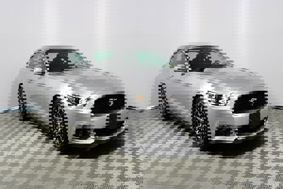 Used 2017 Ford Mustang Premium image 27