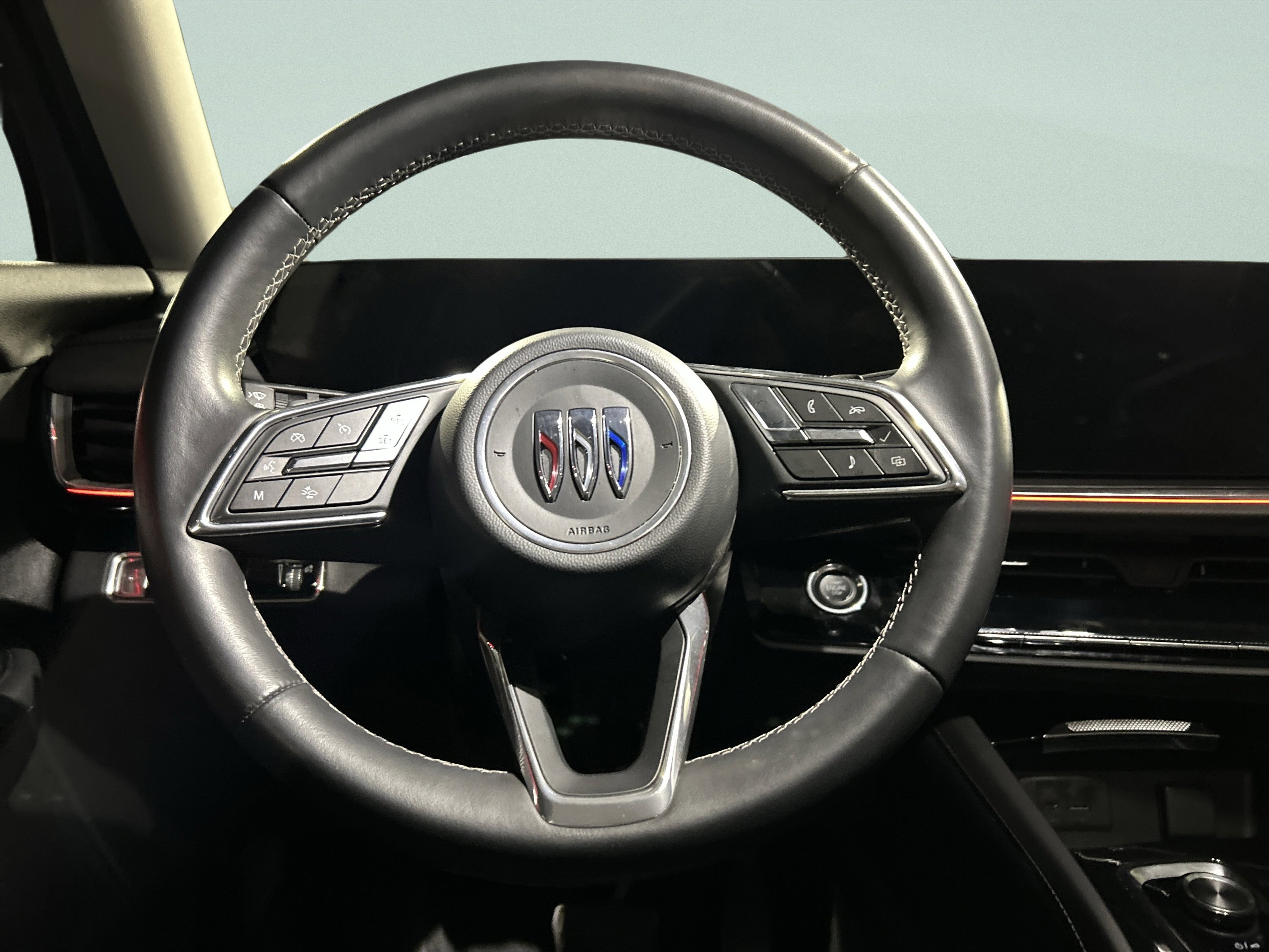 Used 2024 Buick Envision Preferred image 15