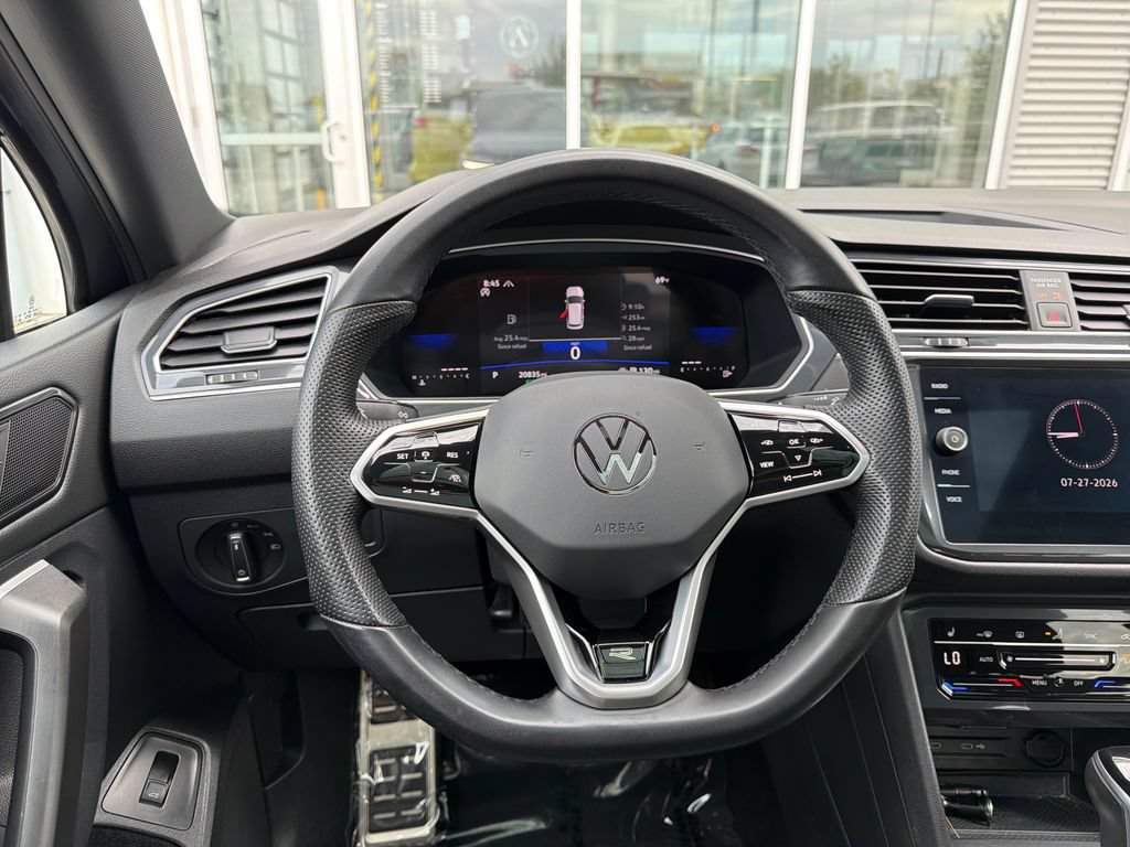 Certified 2024 Volkswagen Tiguan SE R-Line AWD/4WD image 17