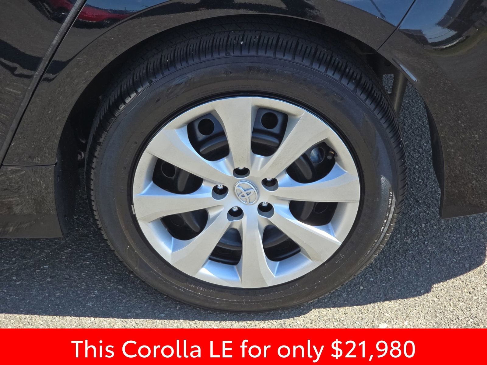 Used 2025 Toyota Corolla LE image 39