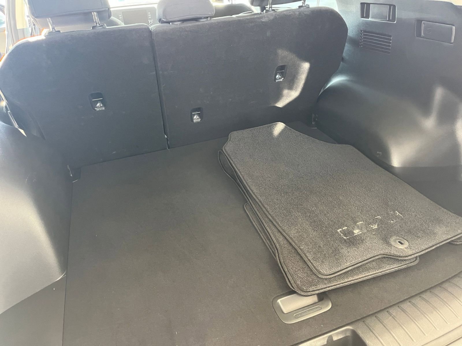 Used 2025 Kia Sportage LX image 31