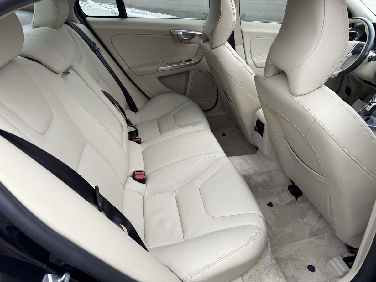 Used 2015 Volvo S60 T5 Premier image 16