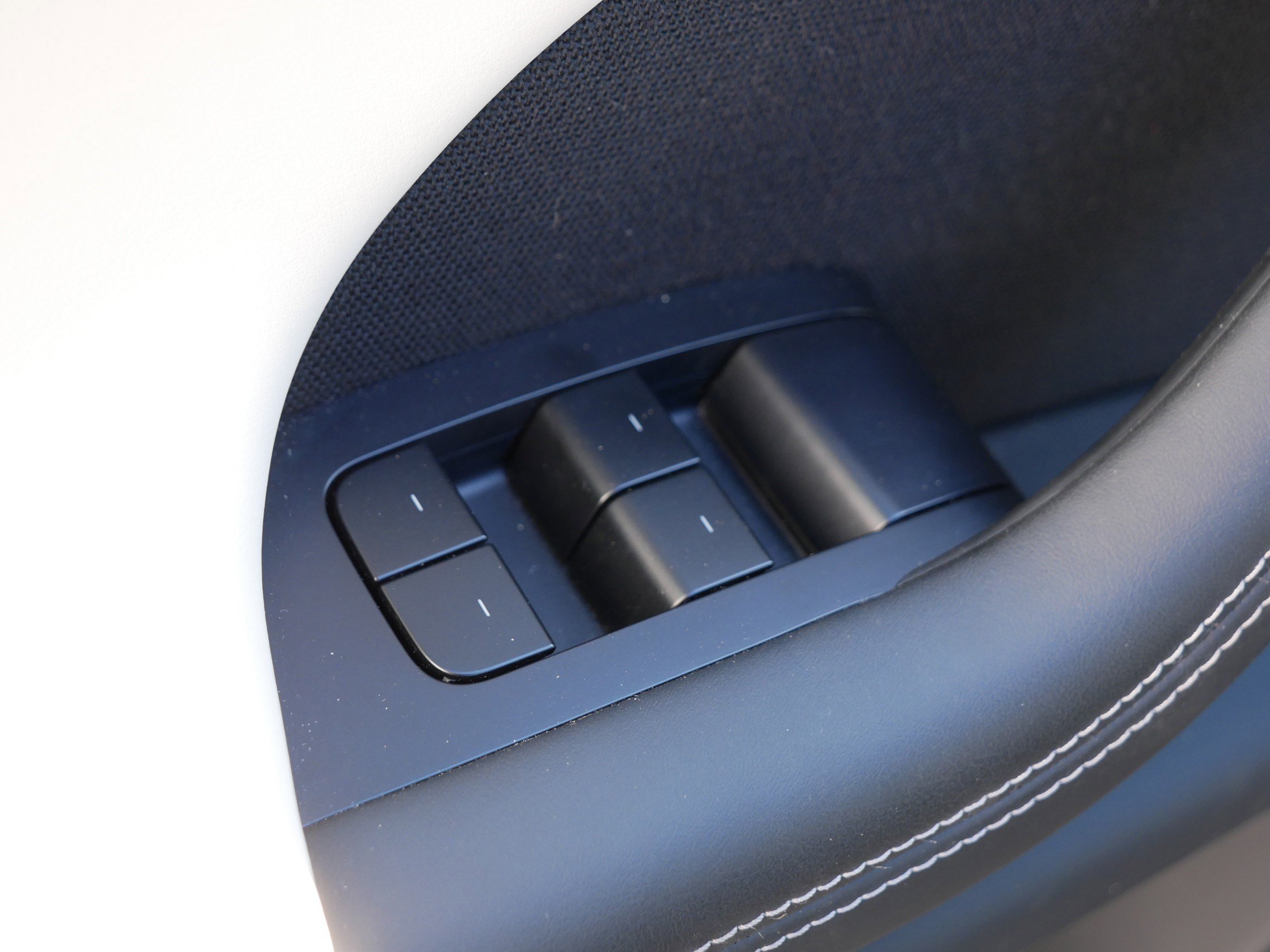 Used 2024 Tesla Model X image 19