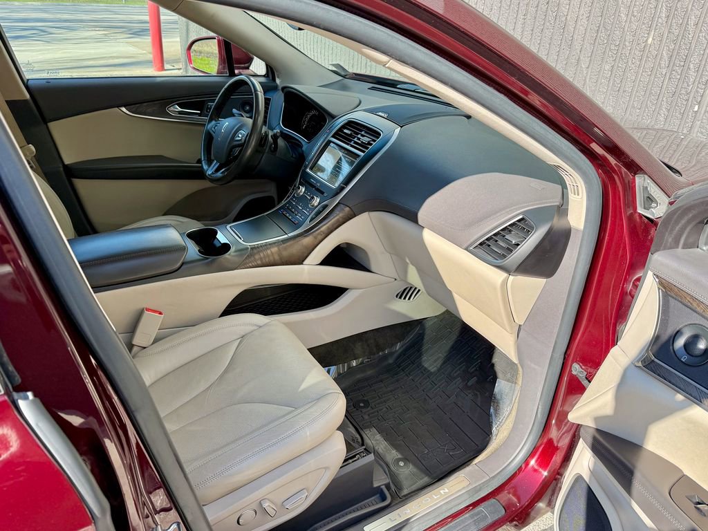 Used 2017 Lincoln MKX Reserve w/ Lincoln MKX Climate Package image 19