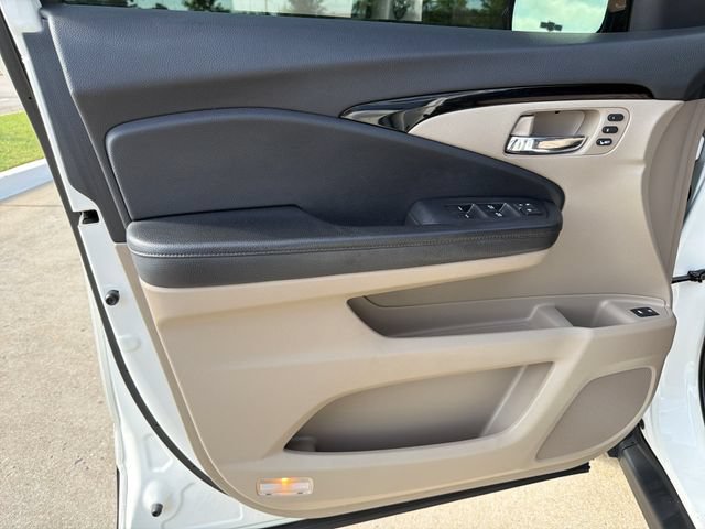 Used 2019 Honda Pilot Elite image 12