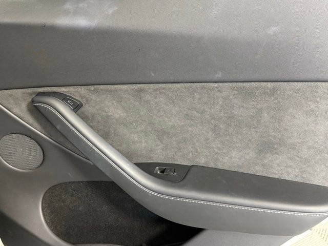 Used 2024 Tesla Model Y Long Range AWD/4WD image 27