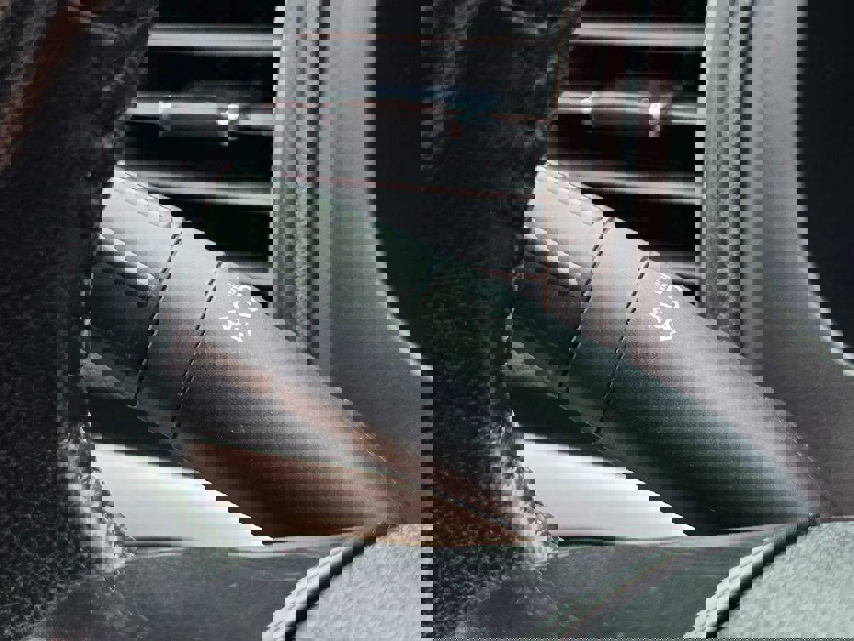 Used 2019 Ford Explorer XLT image 48