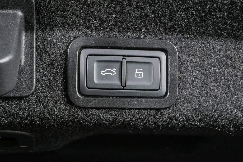 Used 2022 Audi S6 Prestige w/ Prestige Package image 34