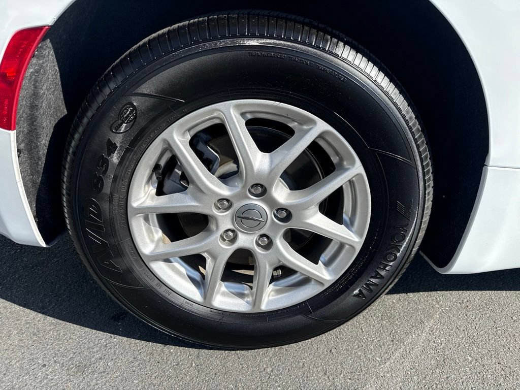 Used 2025 Chrysler Voyager LX FWD image 10