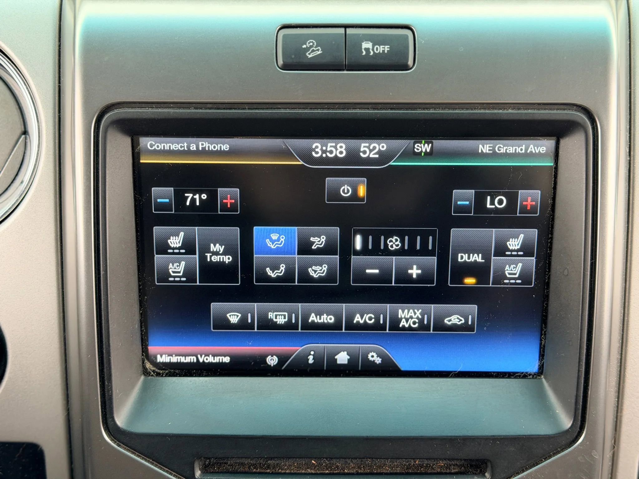 Used 2014 Ford F150 FX4 w/ Equipment Group 402A Luxury image 18