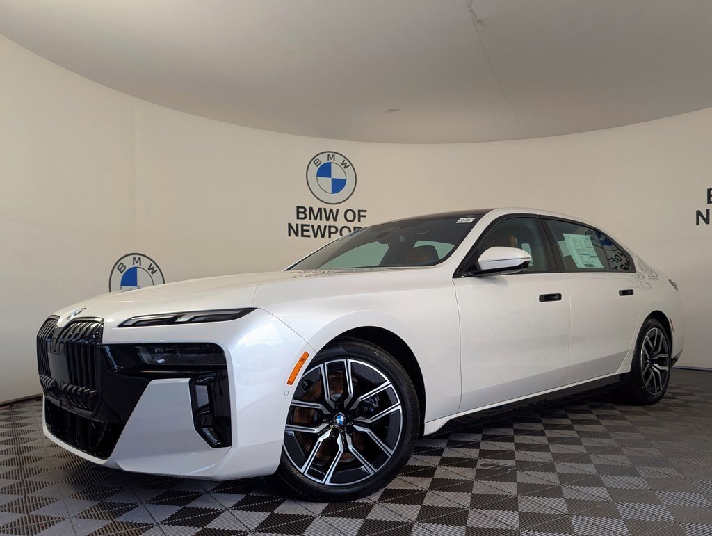 New 2025 BMW 740i xDrive