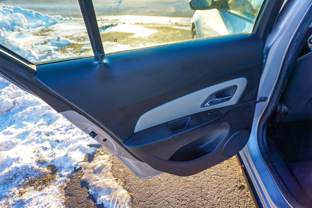 Used 2014 Chevrolet Cruze LS image 24