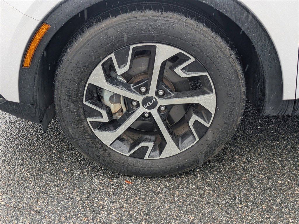 Used 2023 Kia Sportage EX image 9