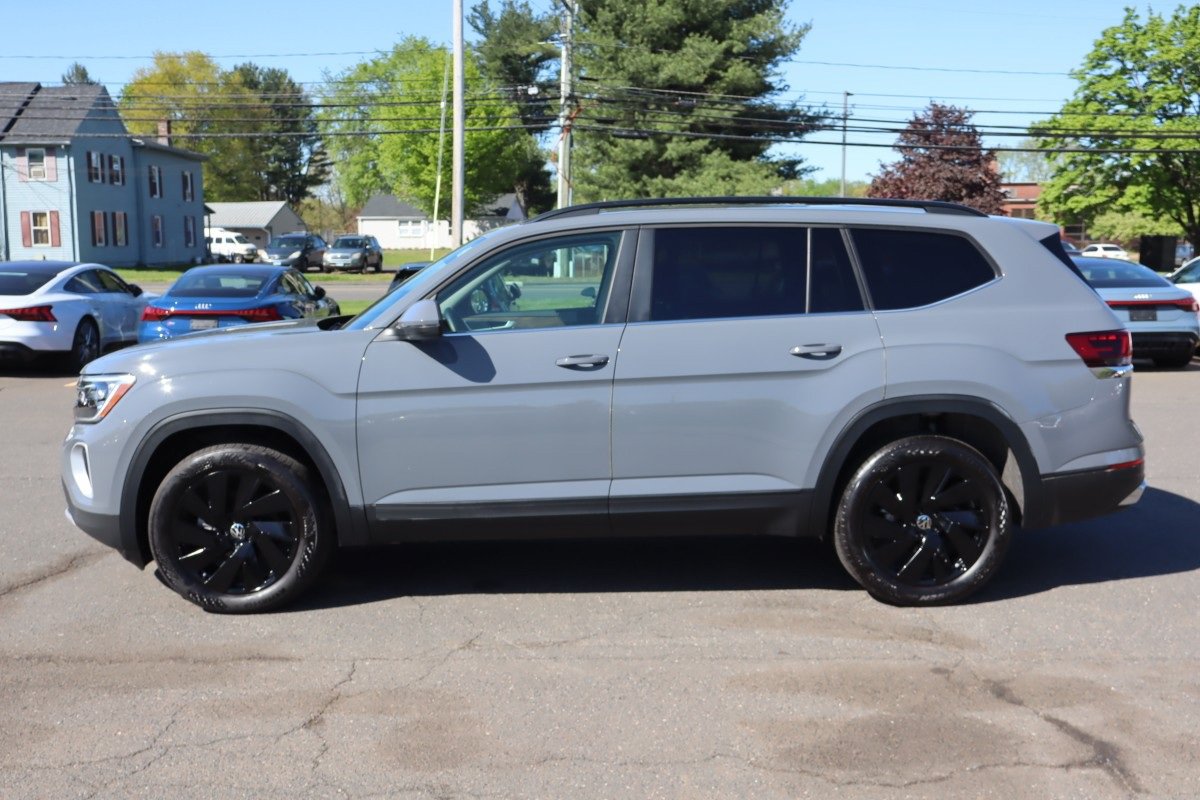 Used 2025 Volkswagen Atlas SE w/ Panoramic Sunroof Package AWD/4WD image 8