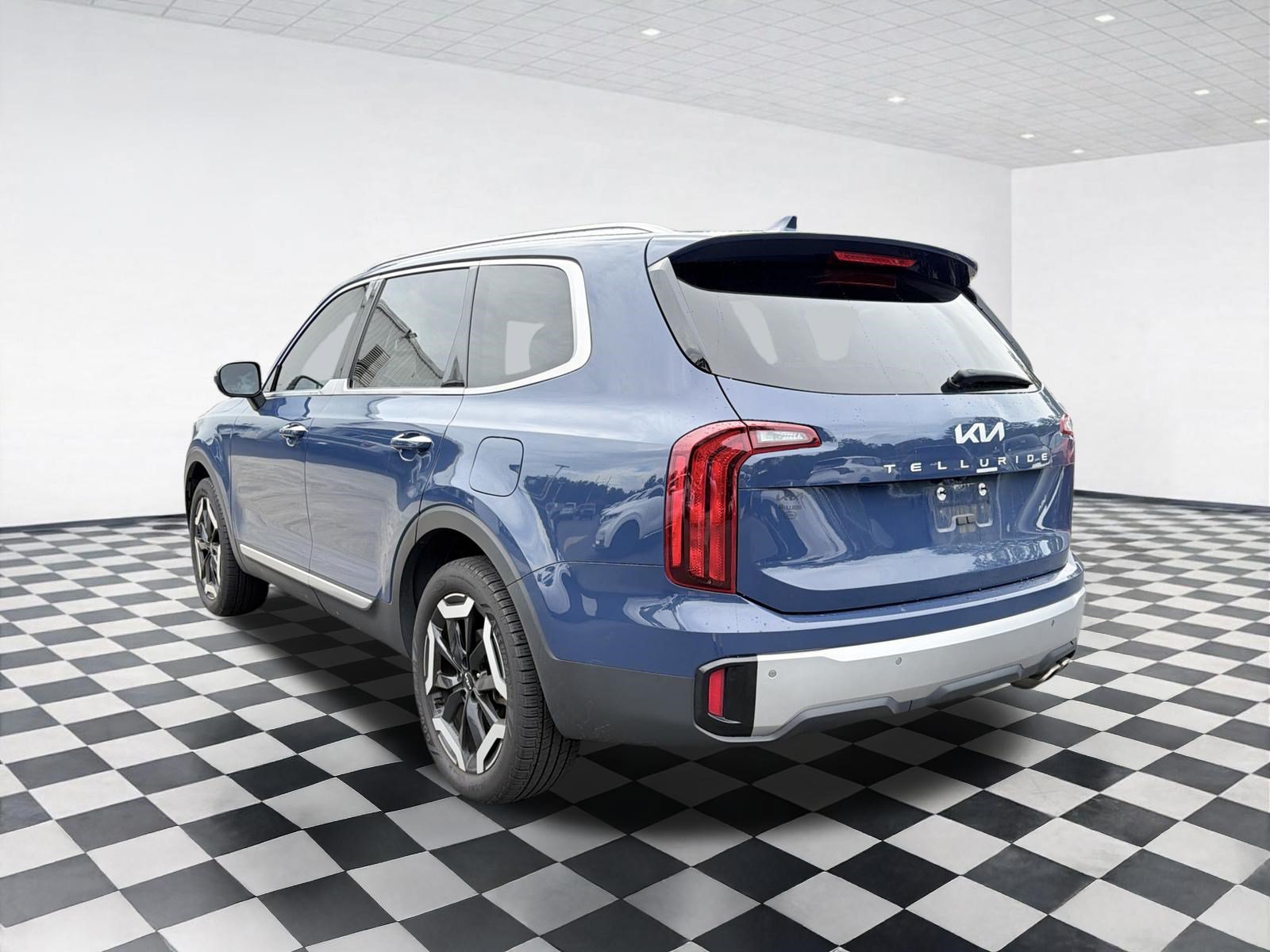 Used 2023 Kia Telluride S w/ S Sunroof Package FWD image 6