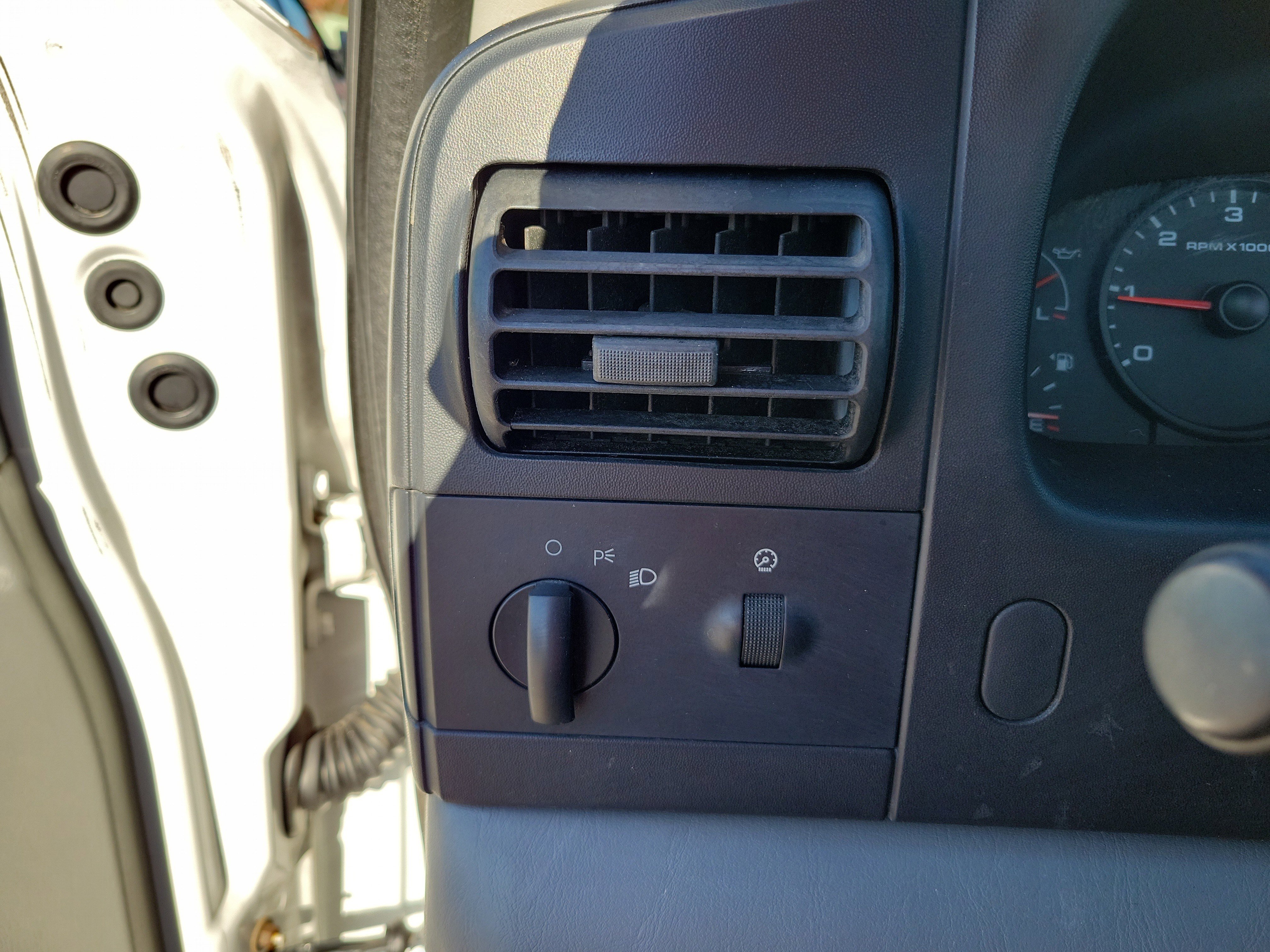 Used 2006 Ford F250 XL image 9