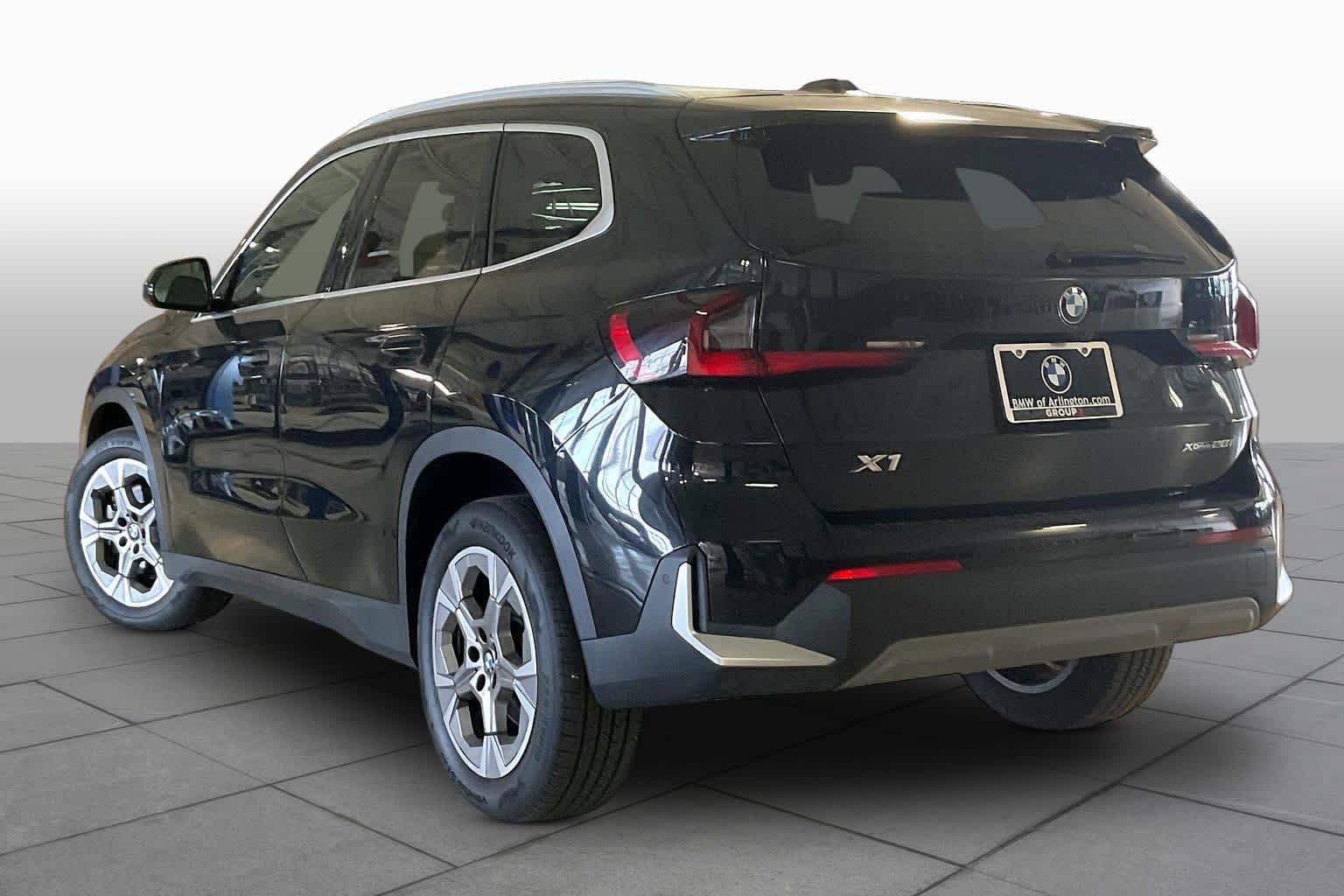 Used 2023 BMW X1 xDrive28i AWD/4WD image 11