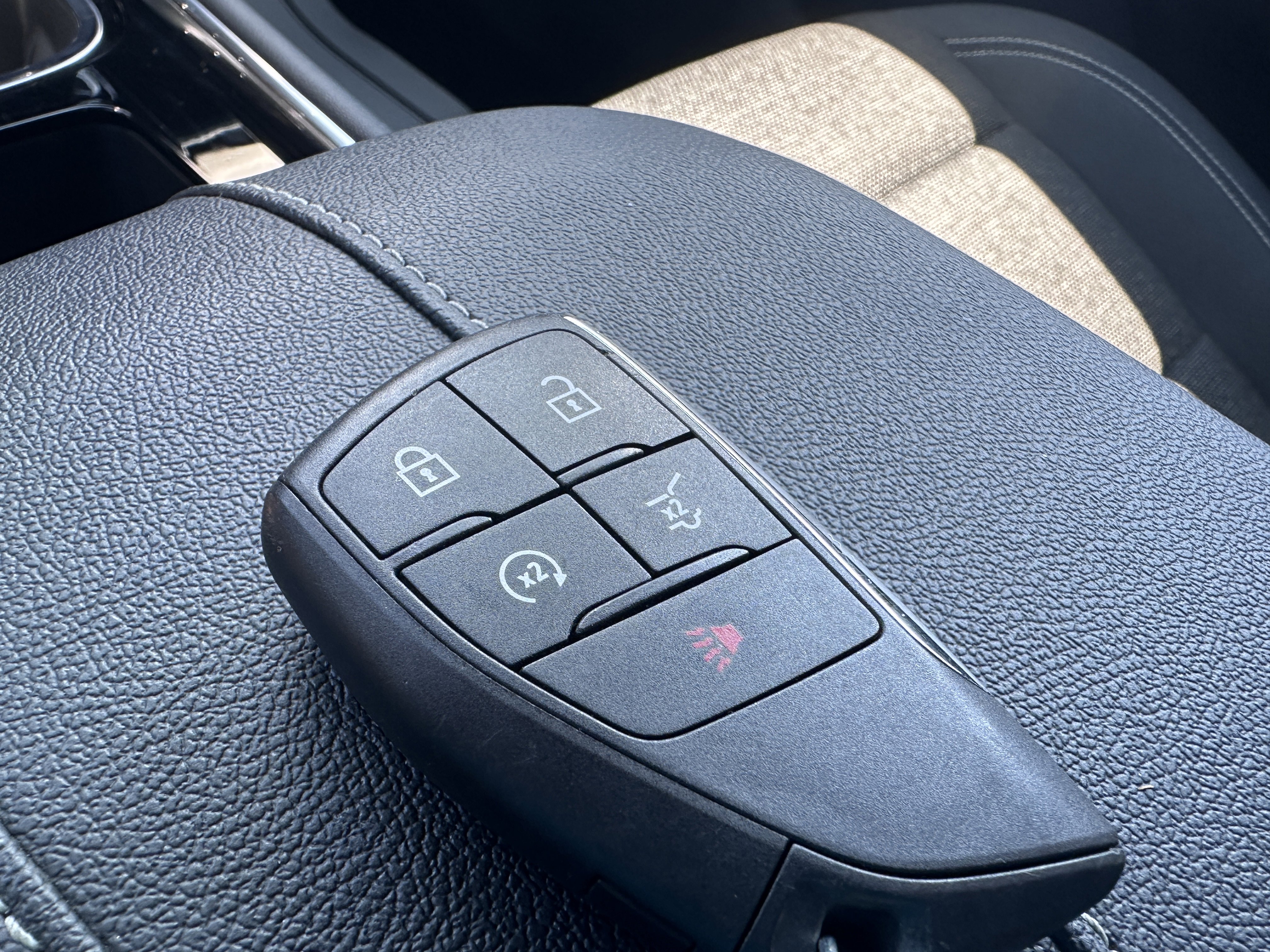 Used 2025 Chevrolet Traverse LT image 21