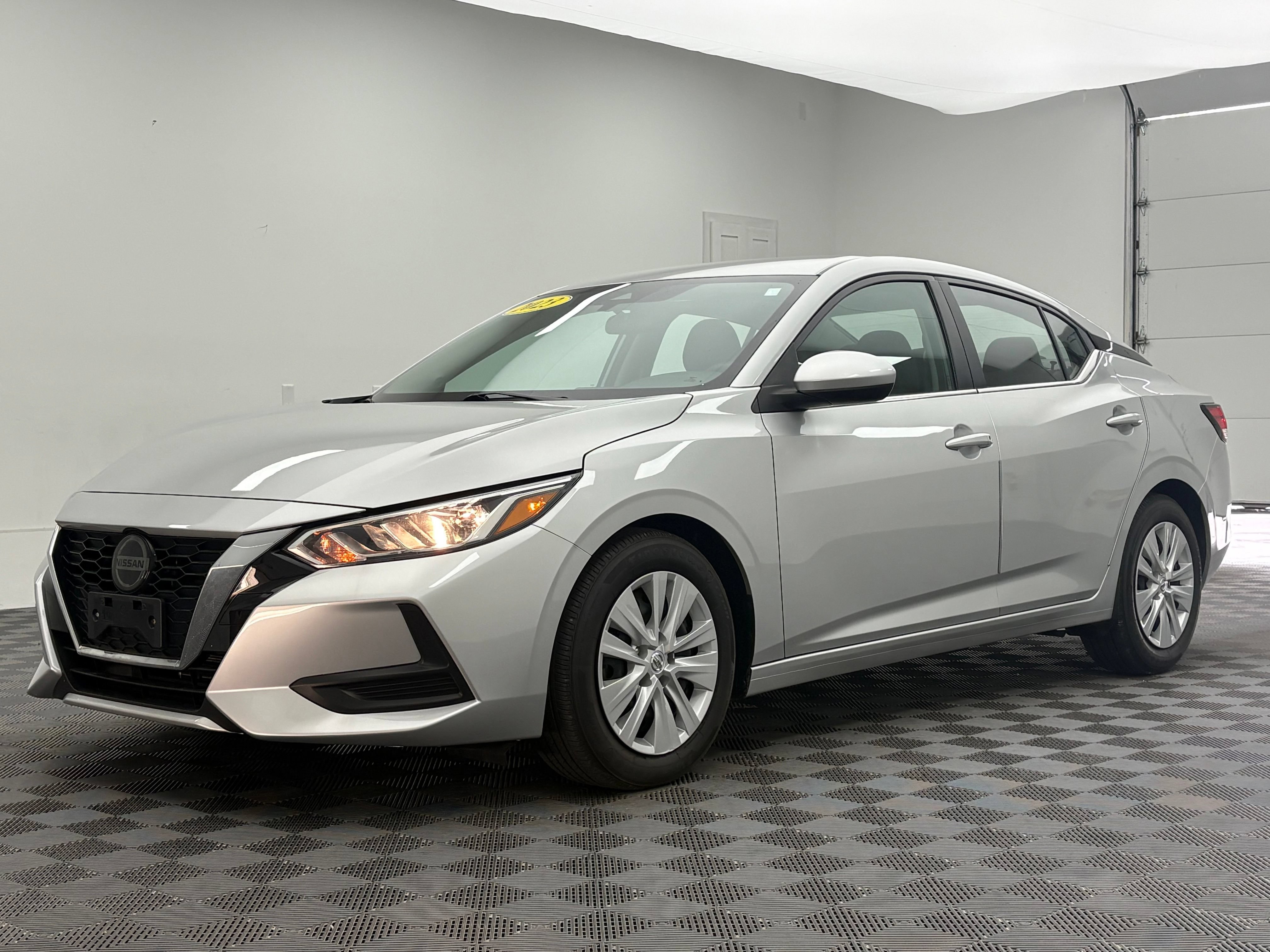 Used 2023 Nissan Sentra S FWD image 2