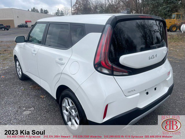 Used 2023 Kia Soul LX w/ LX Technology Package FWD image 5