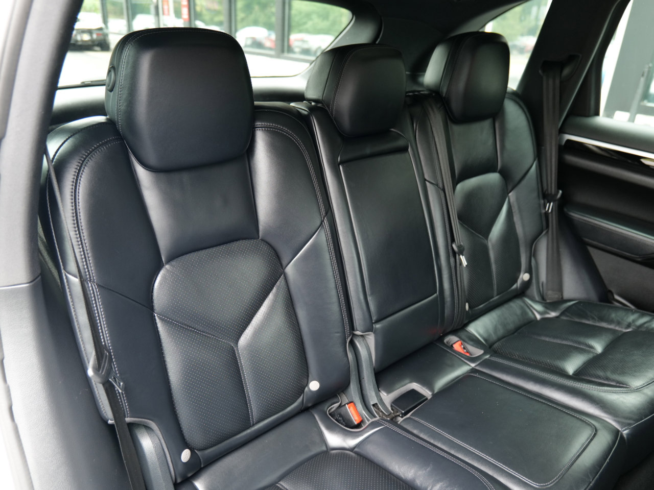 Used 2016 Porsche Cayenne image 44