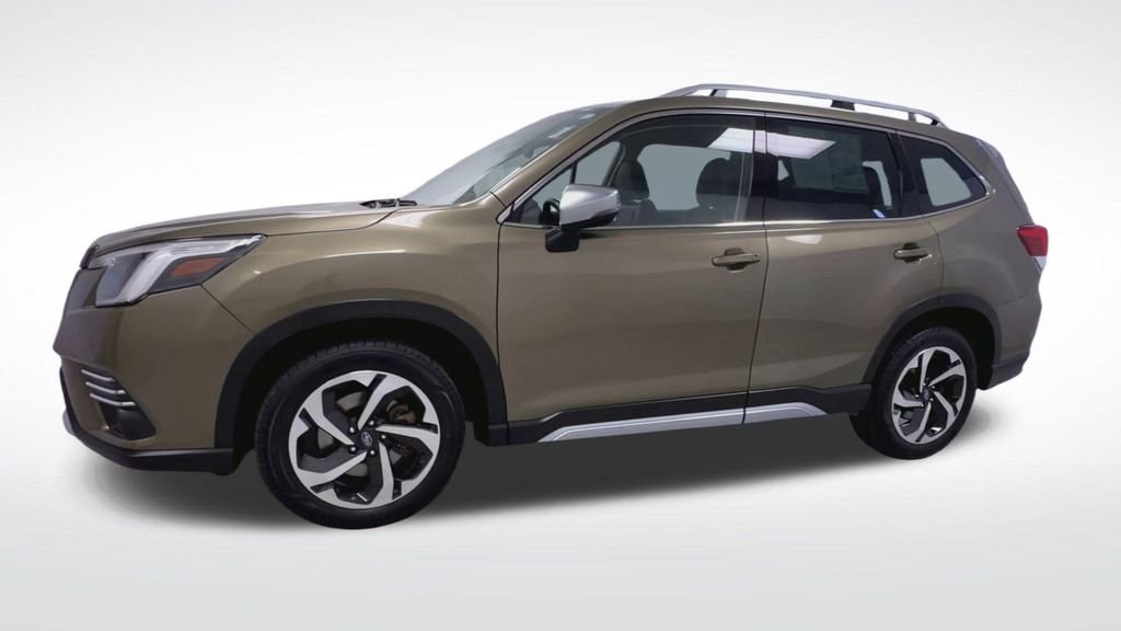 Used 2023 Subaru Forester Touring AWD/4WD image 4