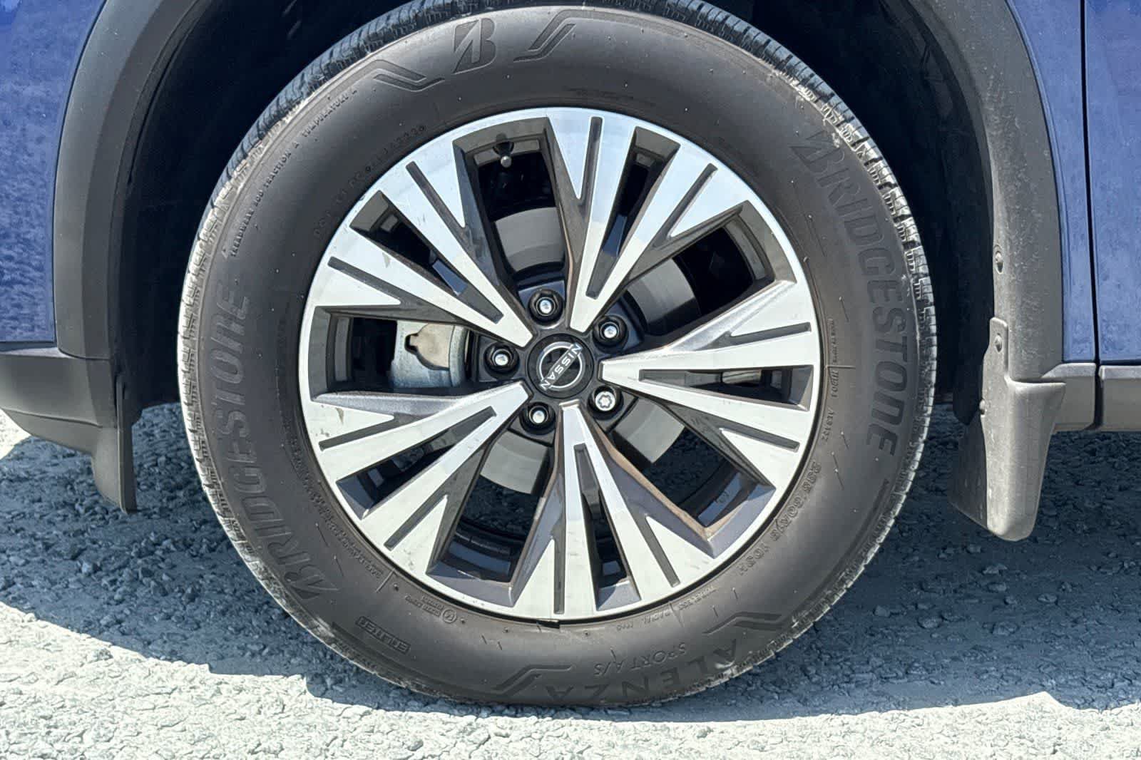 Used 2023 Nissan Rogue SV FWD image 12