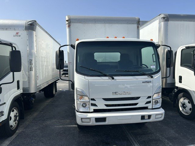 Used 2024 Isuzu NPR RWD image 3