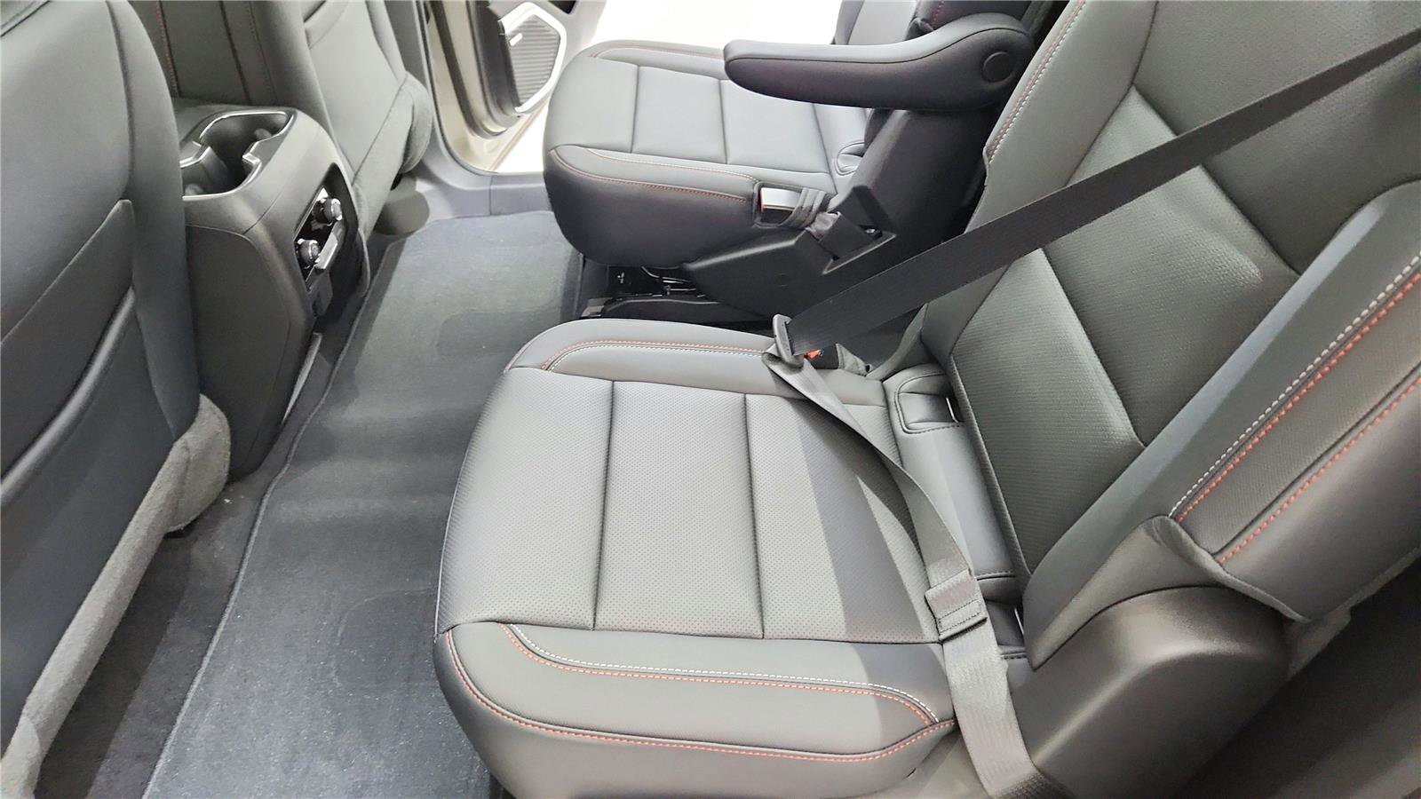 New 2026 Chevrolet Traverse Z71 w/ Enhanced Driving Package AWD/4WD image 15