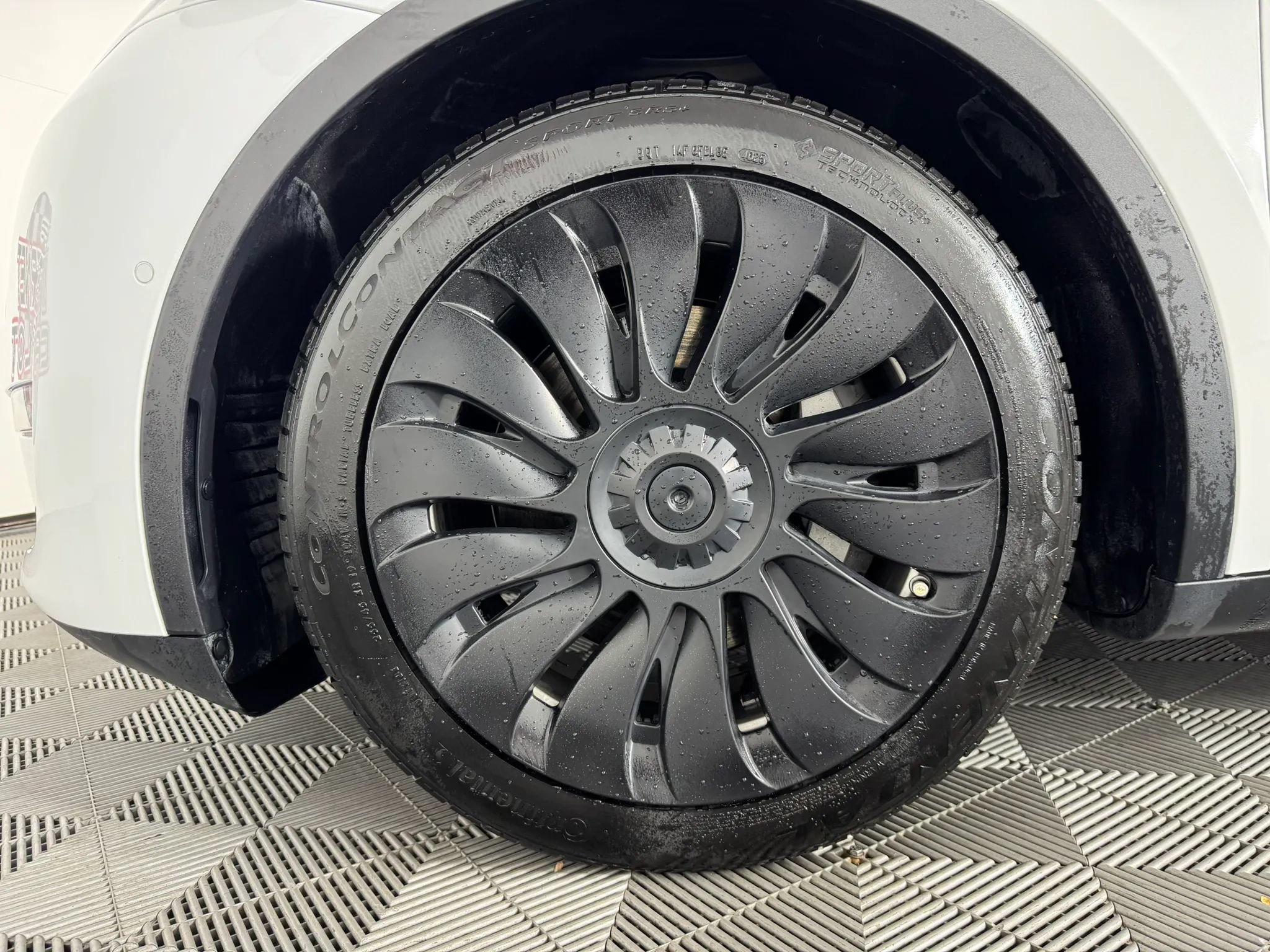 Used 2020 Tesla Model Y Long Range AWD/4WD image 44
