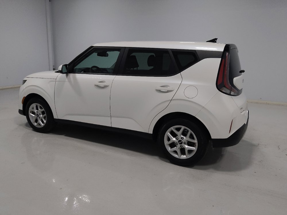 Used 2023 Kia Soul LX w/ LX Technology Package image 3