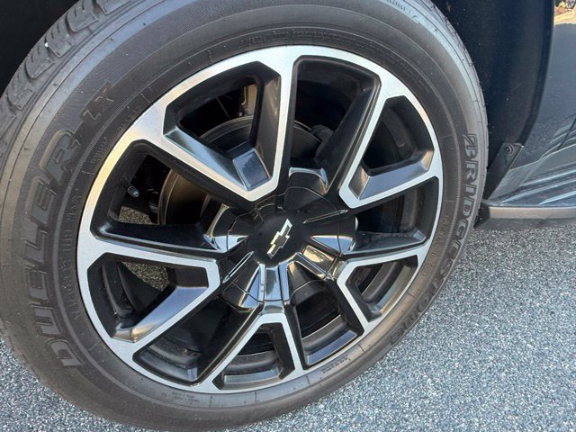 Used 2022 Chevrolet Suburban RST w/ Luxury Package AWD/4WD image 11