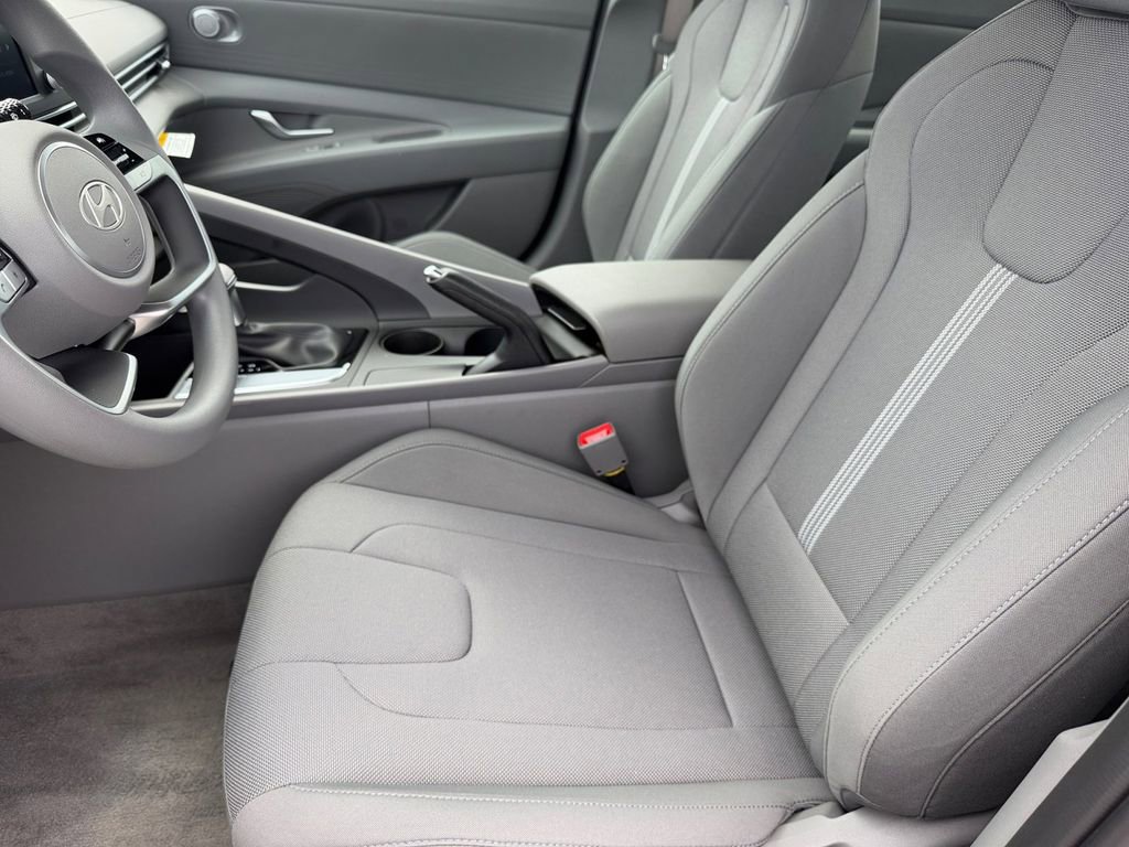 New 2026 Hyundai Elantra SE FWD image 10
