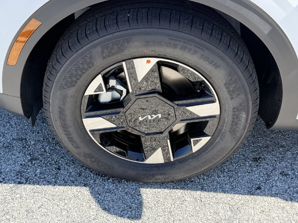 New 2027 Kia Sportage LX FWD image 8