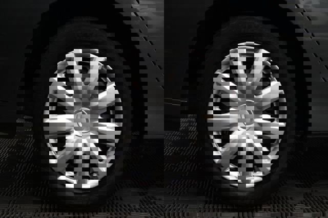 Used 2013 Honda Insight LX image 5