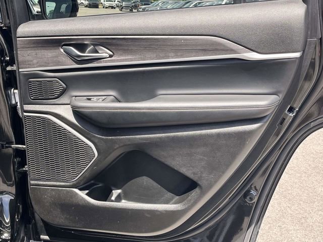 Used 2022 Jeep Grand Cherokee L Limited image 25