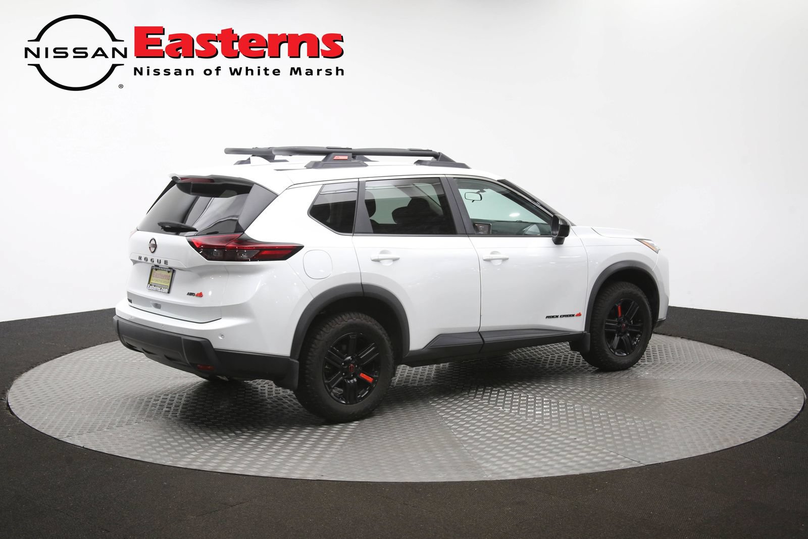 Used 2025 Nissan Rogue SV AWD/4WD image 40