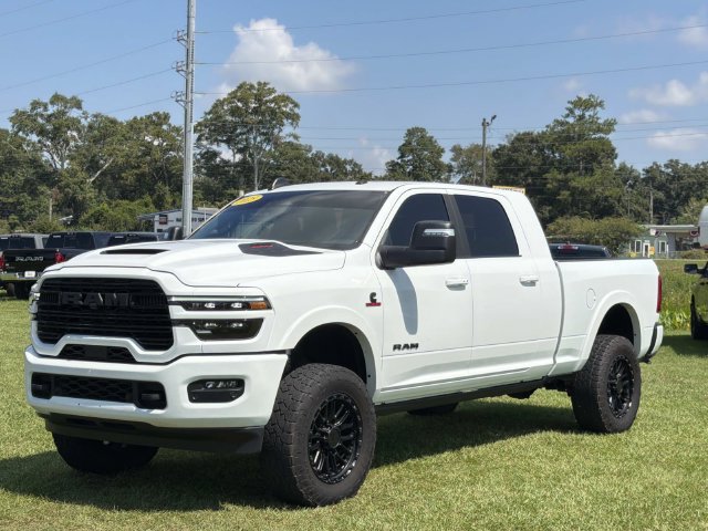 Used 2025 RAM 2500 Laramie AWD/4WD image 14