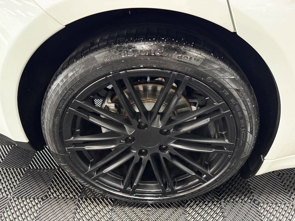 Used 2015 Porsche Panamera 4 image 19