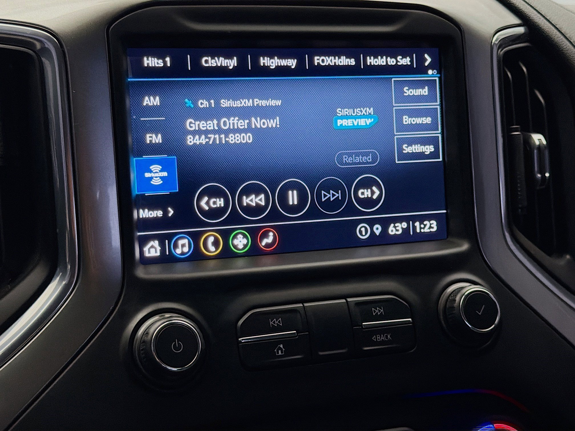 Used 2021 Chevrolet Silverado 1500 RST w/ Convenience Package II RWD image 9
