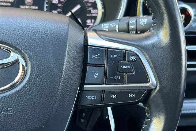 Certified 2021 Toyota Highlander XLE AWD/4WD image 29