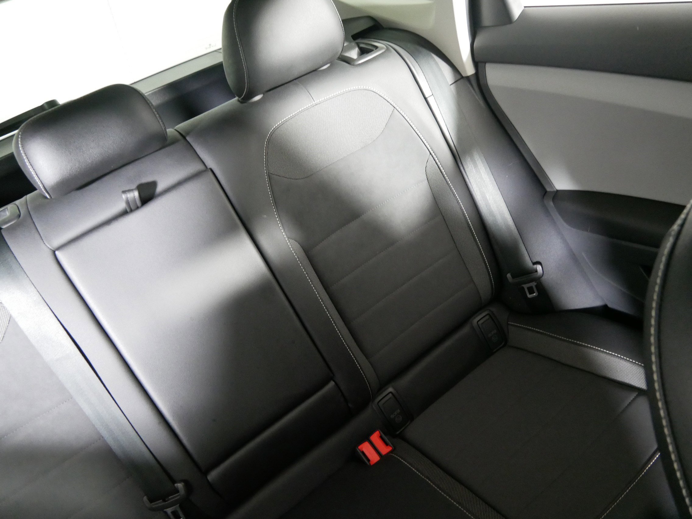 Certified 2023 Volkswagen Taos SE w/ Panoramic Sunroof Package image 14