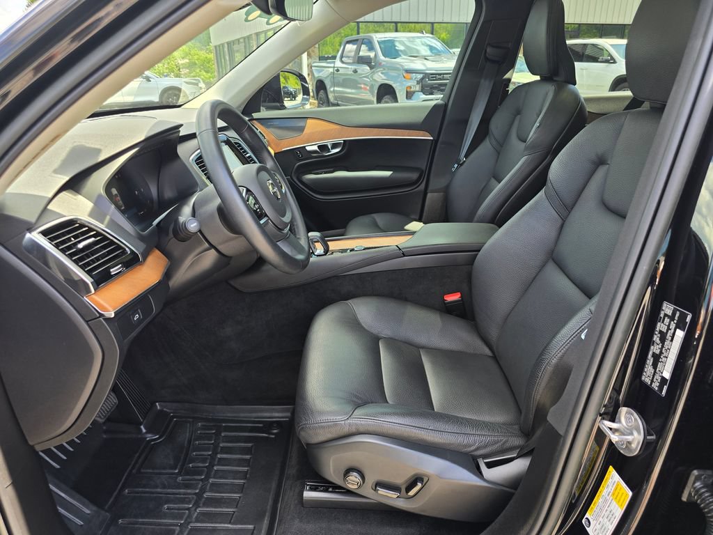 Used 2023 Volvo XC90 B6 Plus w/ Protection Package Premier AWD/4WD image 4