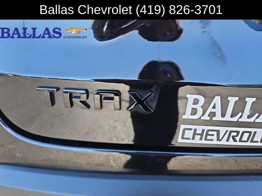 Used 2025 Chevrolet Trax RS w/ Sunroof Package FWD image 32