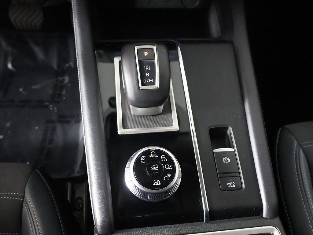 Used 2024 Mitsubishi Outlander SE Black Edition image 48