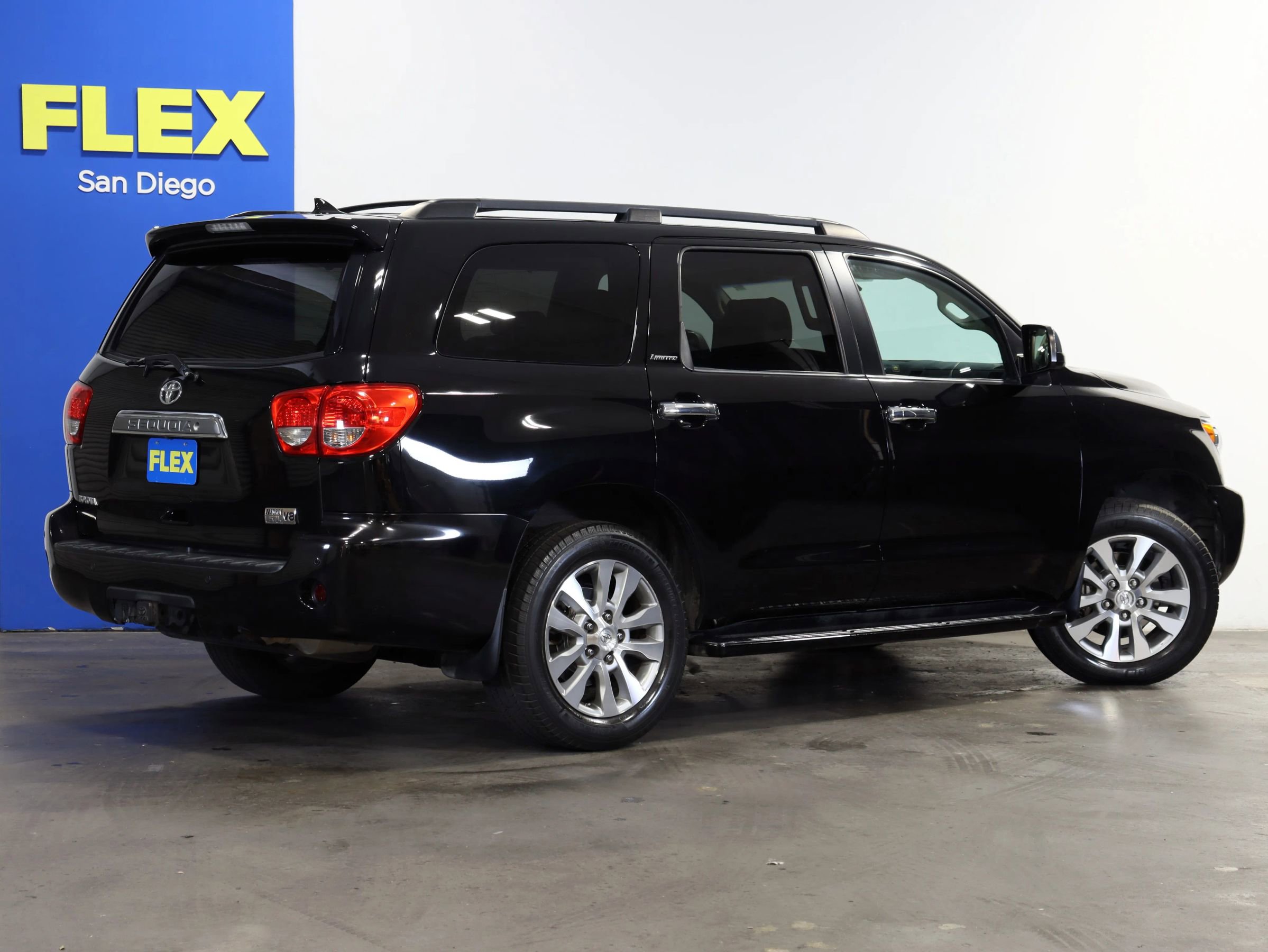 Used 2010 Toyota Sequoia Limited RWD image 6