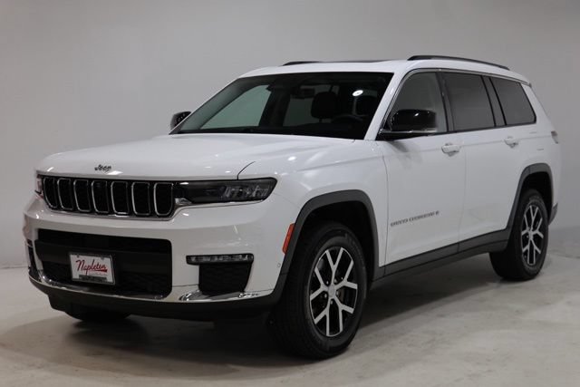 Used 2023 Jeep Grand Cherokee L Limited w/ Luxury Tech Group II AWD/4WD image 3