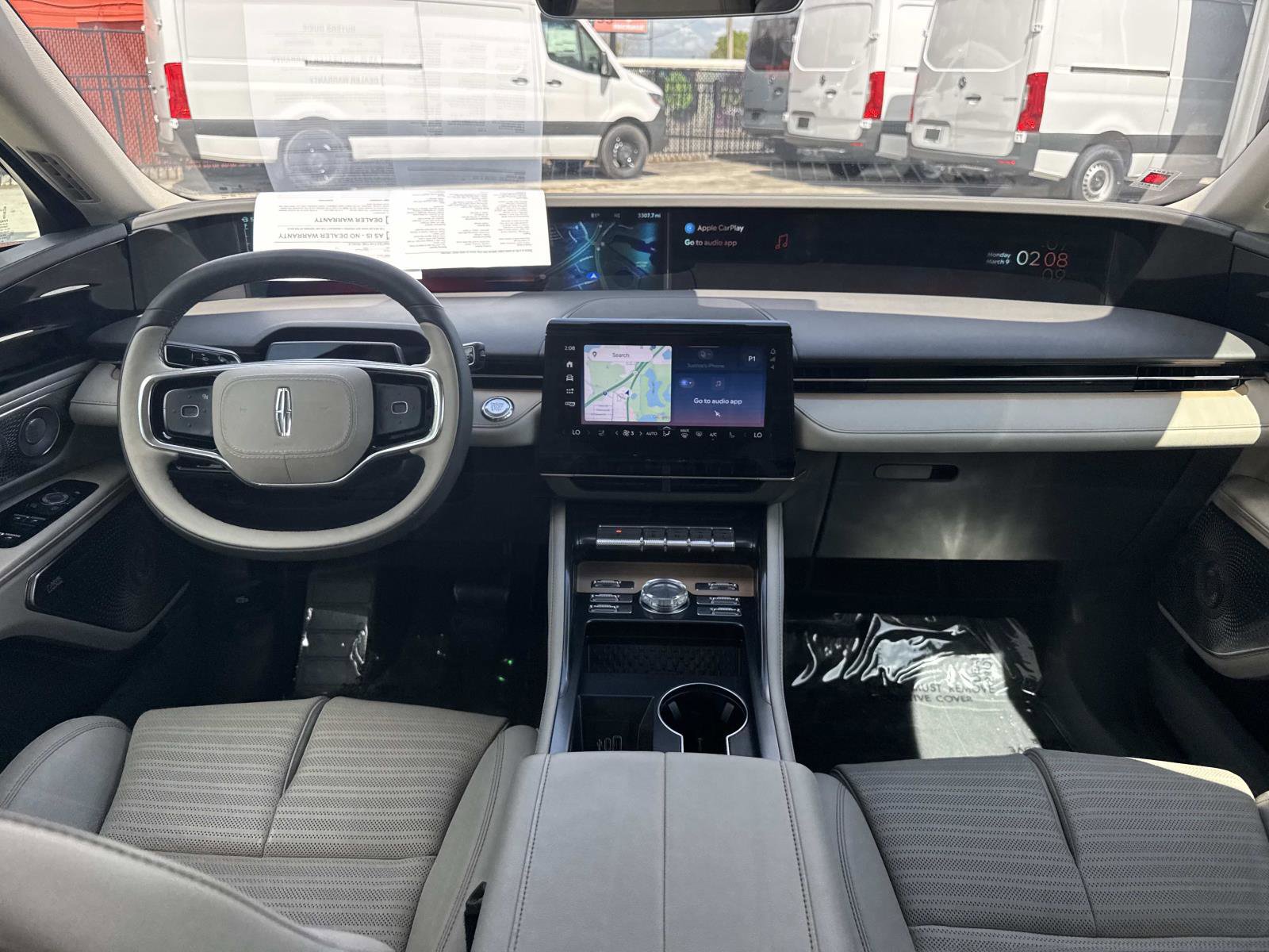 Used 2025 Lincoln Nautilus Reserve image 13