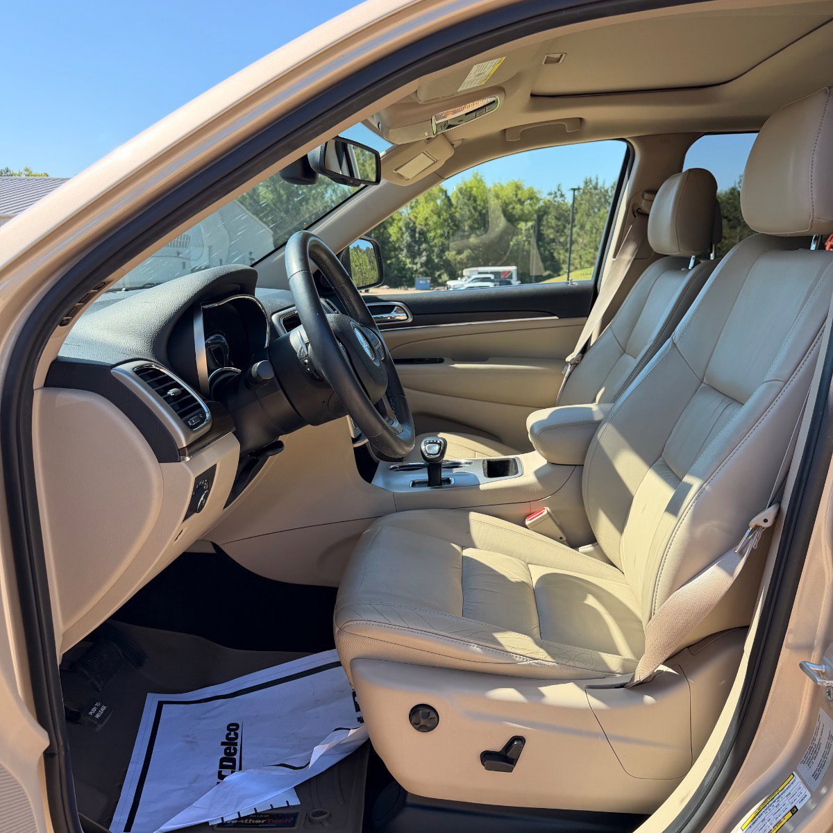 Used 2015 Jeep Grand Cherokee Limited RWD image 12